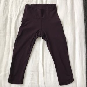 Lululemon cropped leggings in maroon